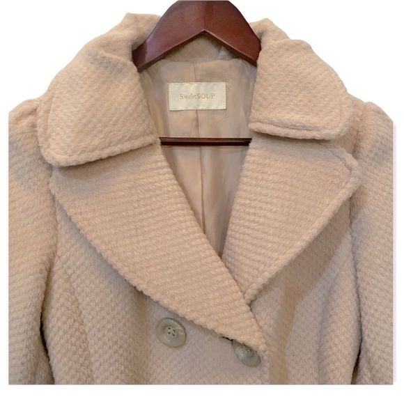 Sweet soup women’s cream color winter coat see measurements for size - Picture 3 of 8